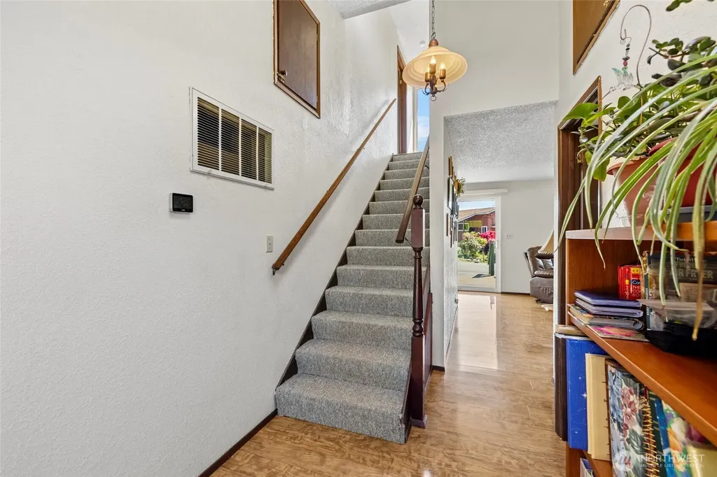 977 Moonraker Drive Freeland WA 98249