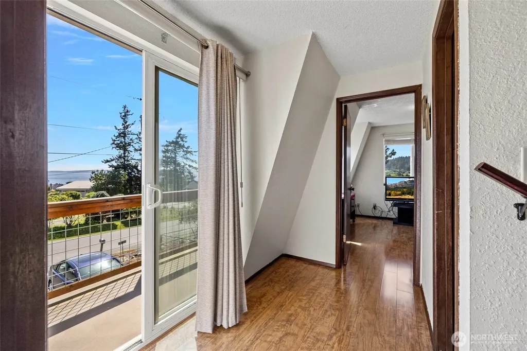 977 Moonraker Drive Freeland WA 98249