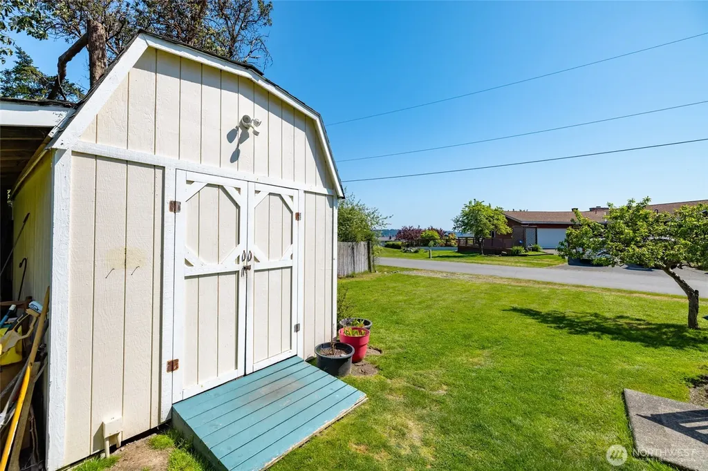 977 Moonraker Drive Freeland WA 98249