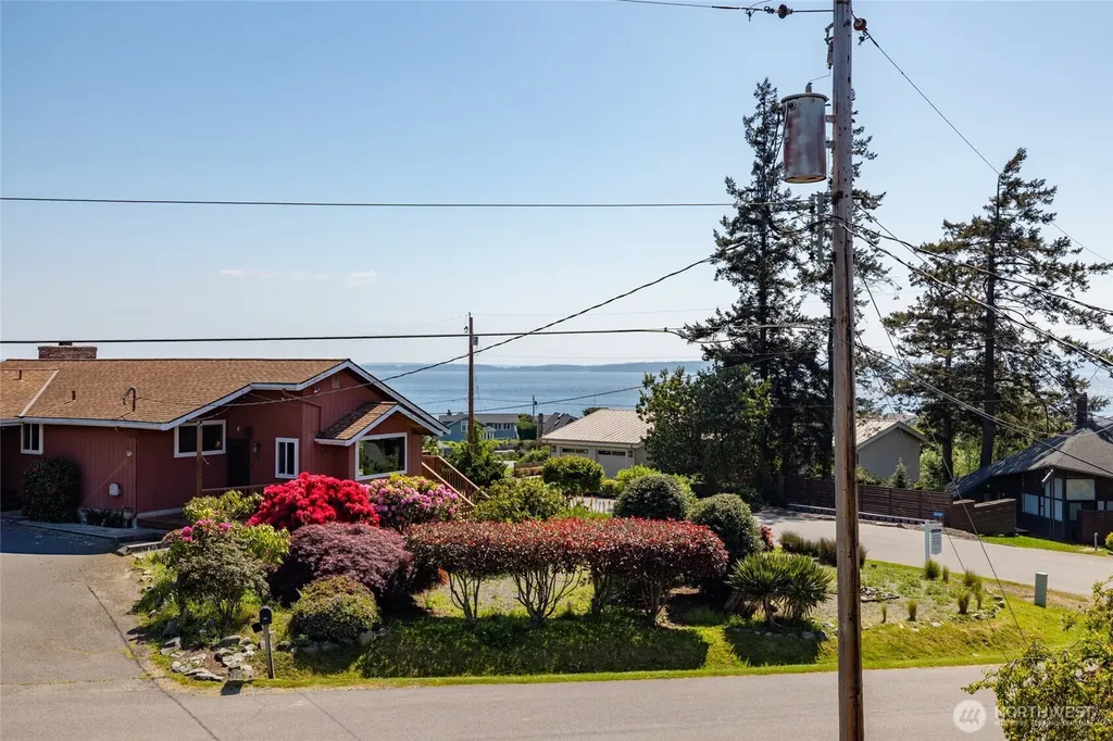 977 Moonraker Drive Freeland WA 98249