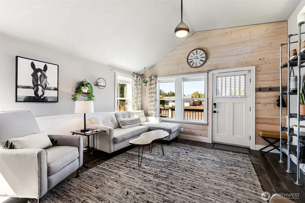 1210 32nd Street Seaview WA 98644