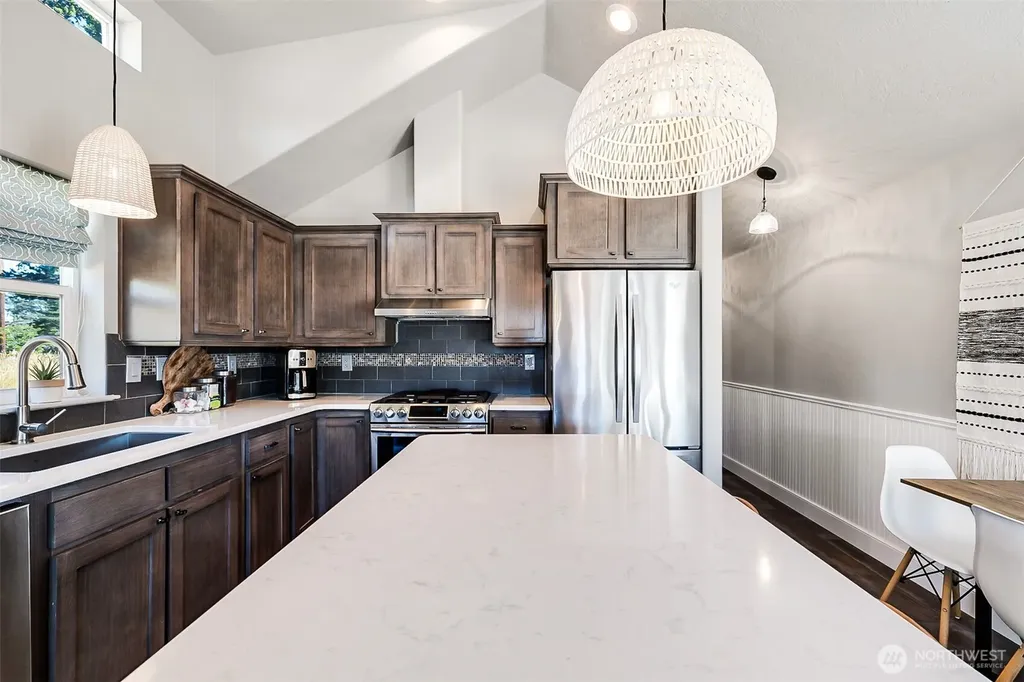 1210 32nd Street Seaview WA 98644