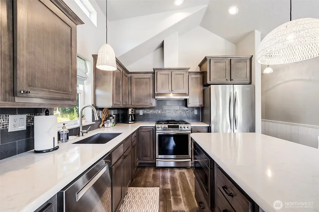 1210 32nd Street Seaview WA 98644