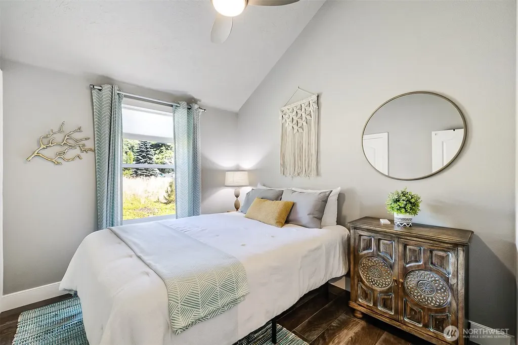 1210 32nd Street Seaview WA 98644