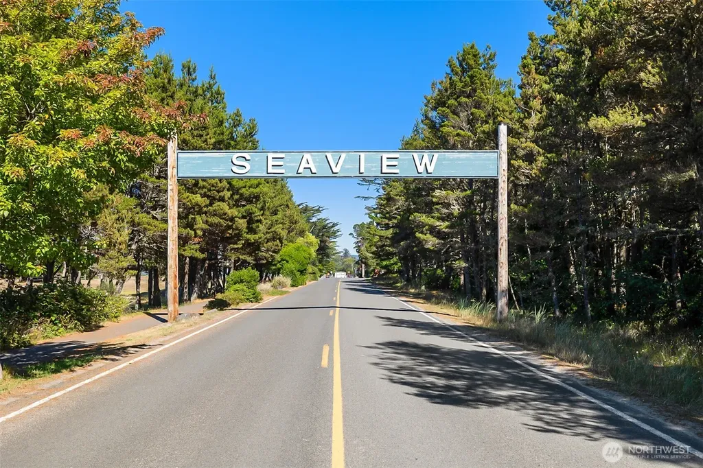 1210 32nd Street Seaview WA 98644