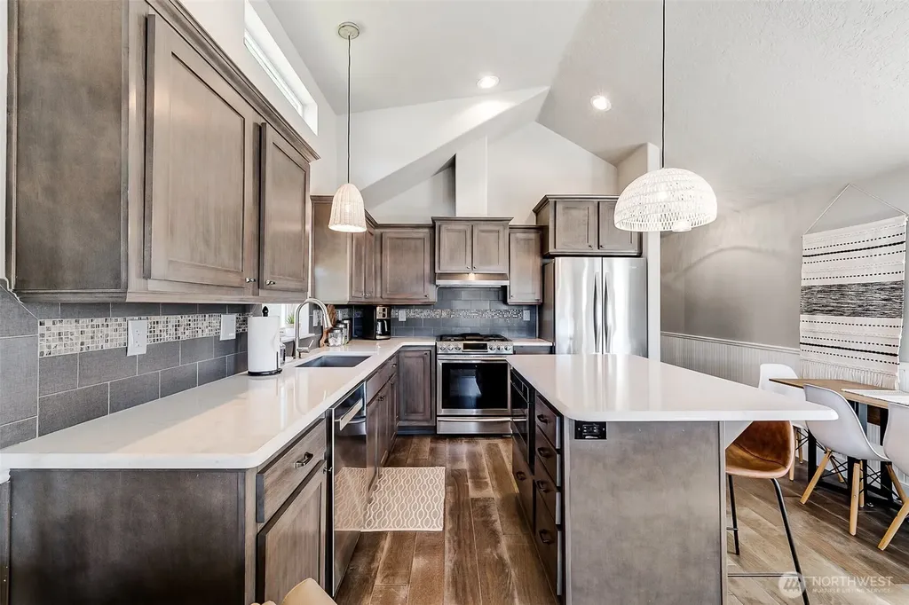 1210 32nd Street Seaview WA 98644