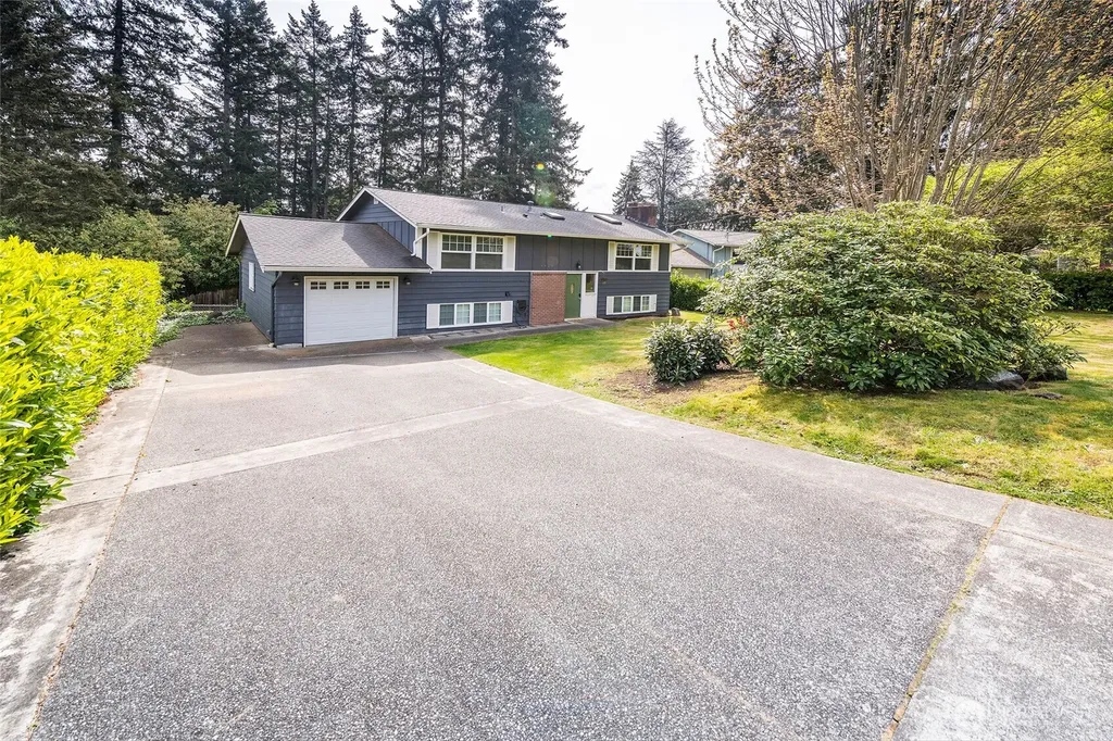 4823 66th Avenue W University Place WA 98467