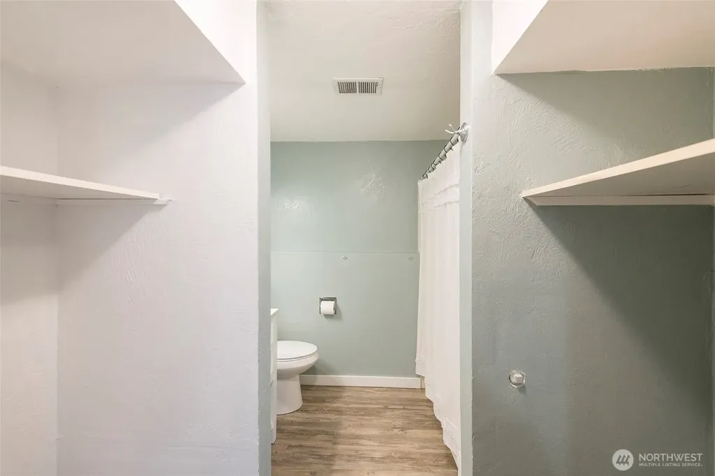 4823 66th Avenue W University Place WA 98467