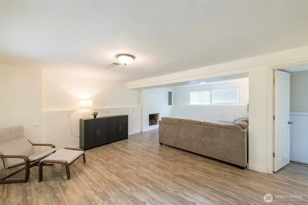4823 66th Avenue W University Place WA 98467