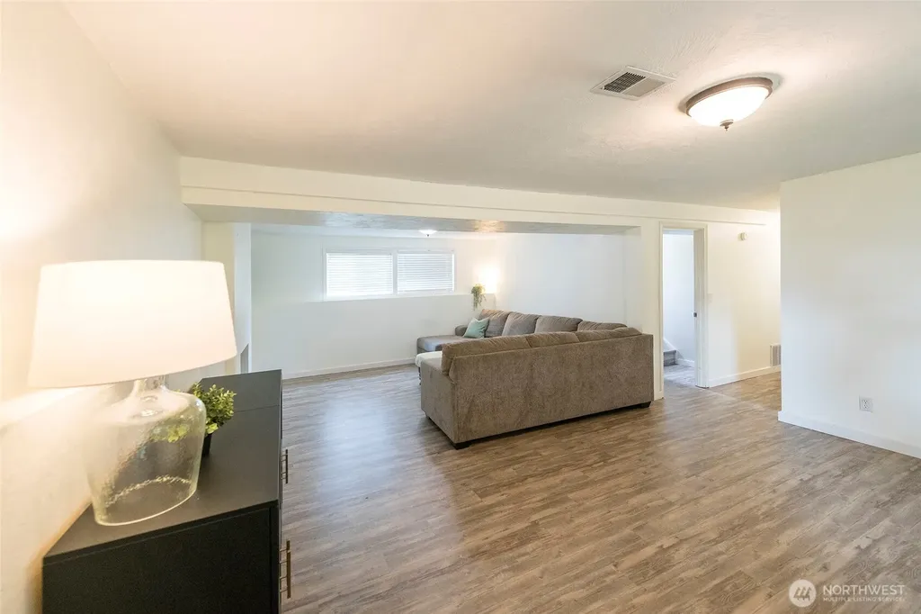 4823 66th Avenue W University Place WA 98467