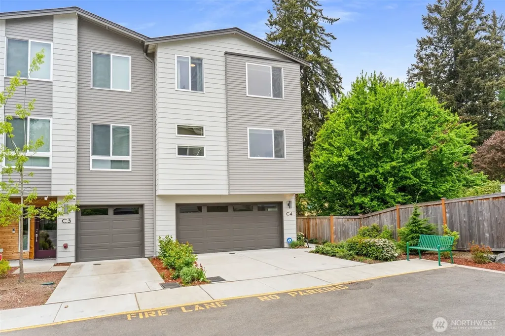 13628 Manor Way Lynnwood WA 98087