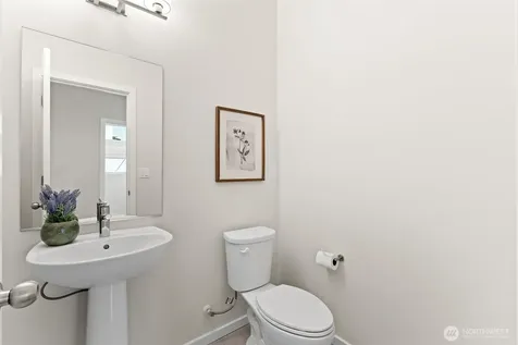 13628 Manor Way Lynnwood WA 98087