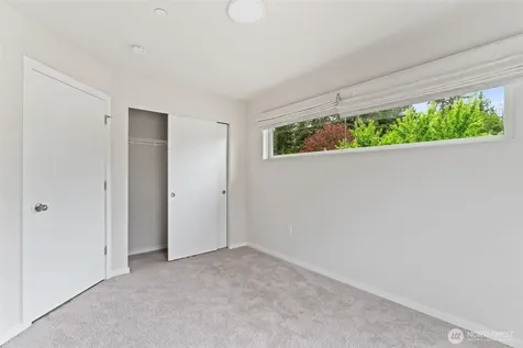 13628 Manor Way Lynnwood WA 98087