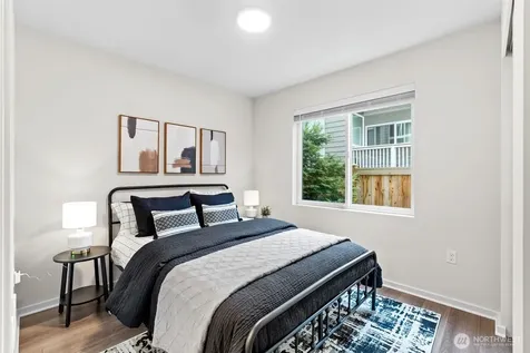 13628 Manor Way Lynnwood WA 98087