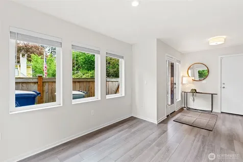 13628 Manor Way Lynnwood WA 98087