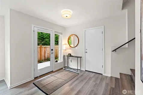 13628 Manor Way Lynnwood WA 98087