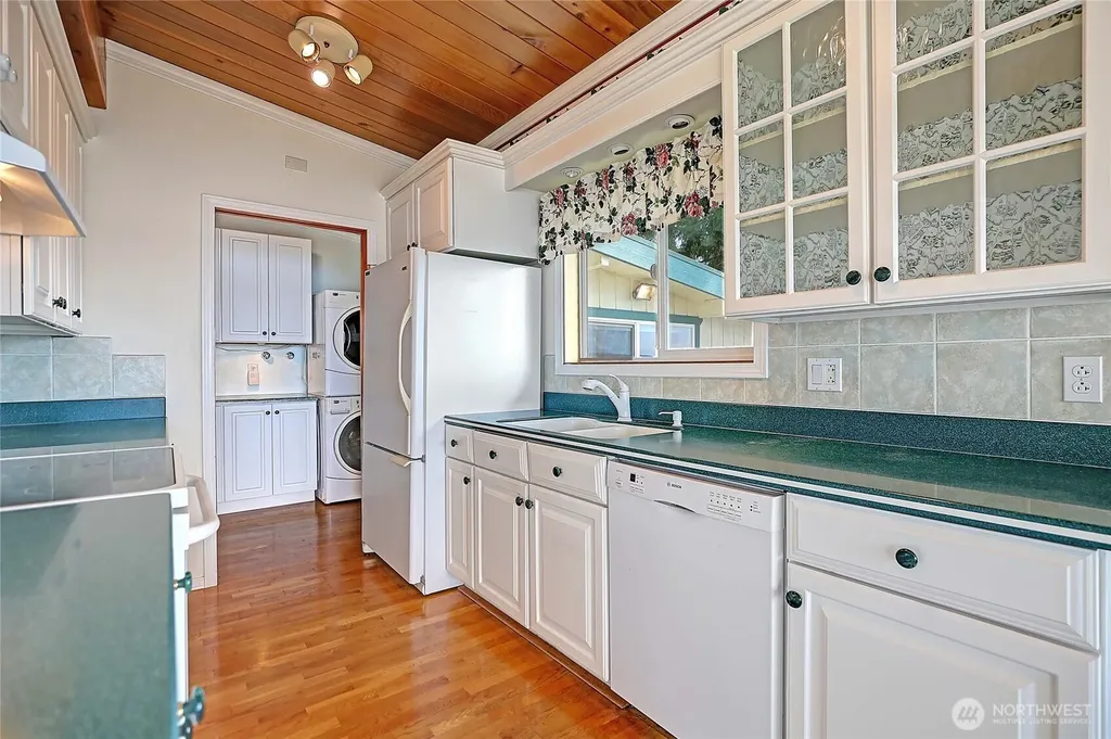 1246 SW Camano Drive Camano Island WA 98282