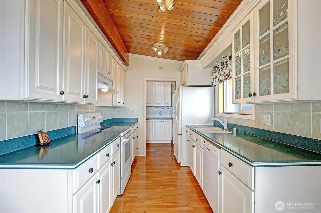 1246 SW Camano Drive Camano Island WA 98282