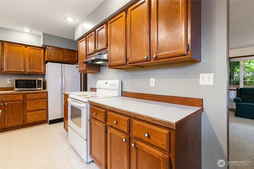 3811 Lakeway Drive Bellingham WA 98229