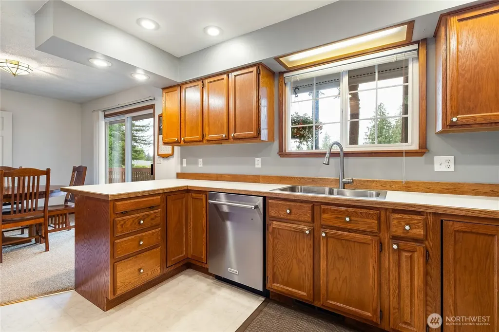 3811 Lakeway Drive Bellingham WA 98229