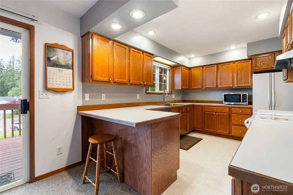 3811 Lakeway Drive Bellingham WA 98229