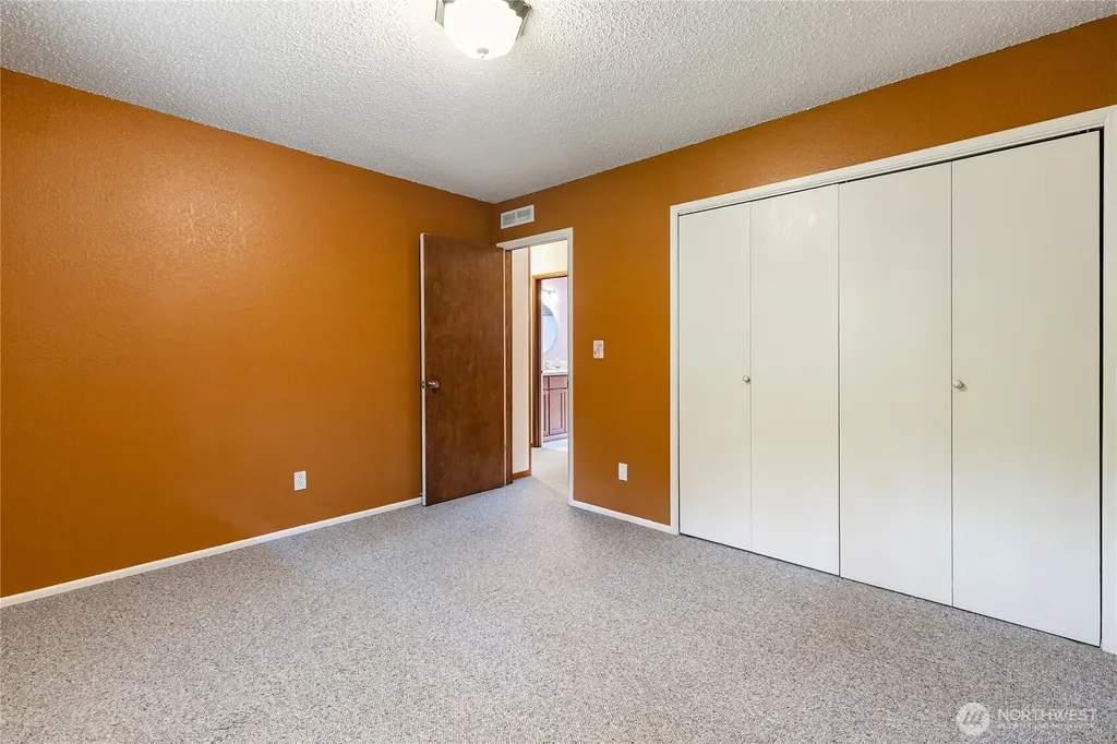 3811 Lakeway Drive Bellingham WA 98229