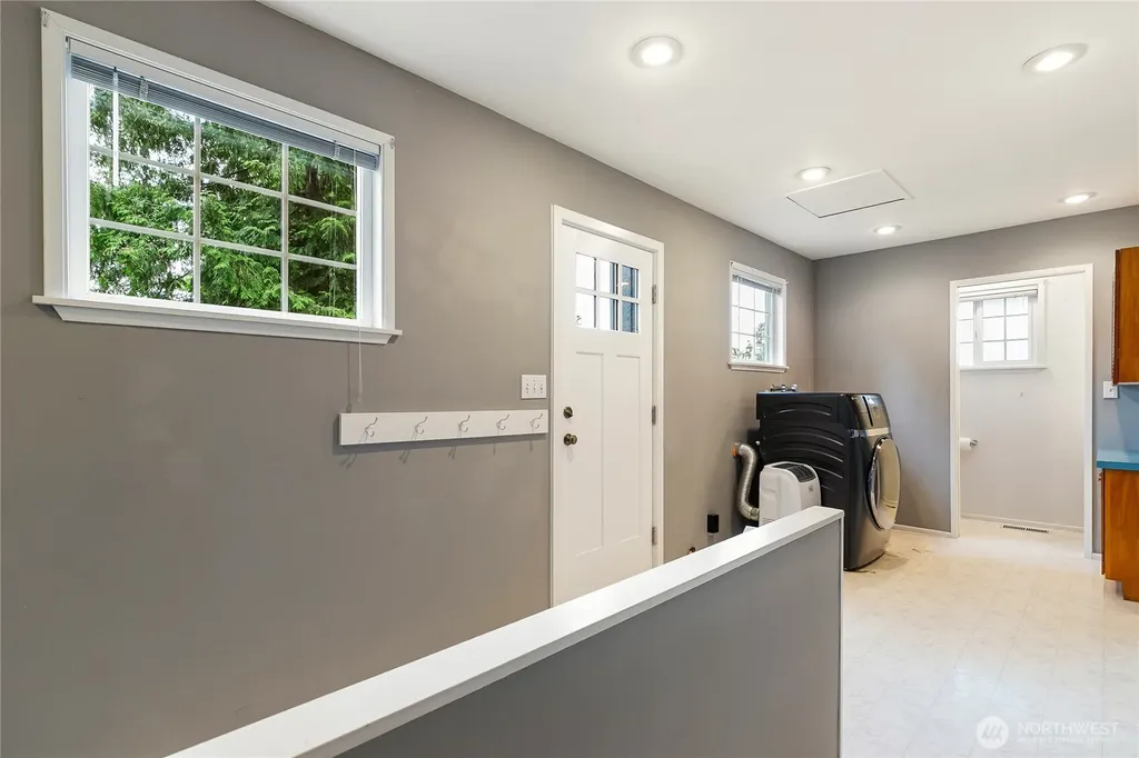 3811 Lakeway Drive Bellingham WA 98229