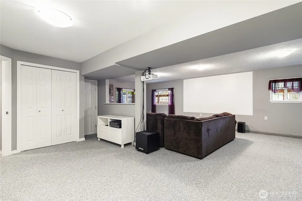 3811 Lakeway Drive Bellingham WA 98229