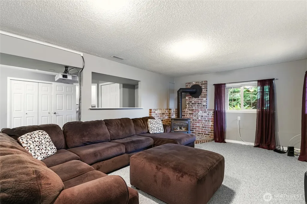3811 Lakeway Drive Bellingham WA 98229