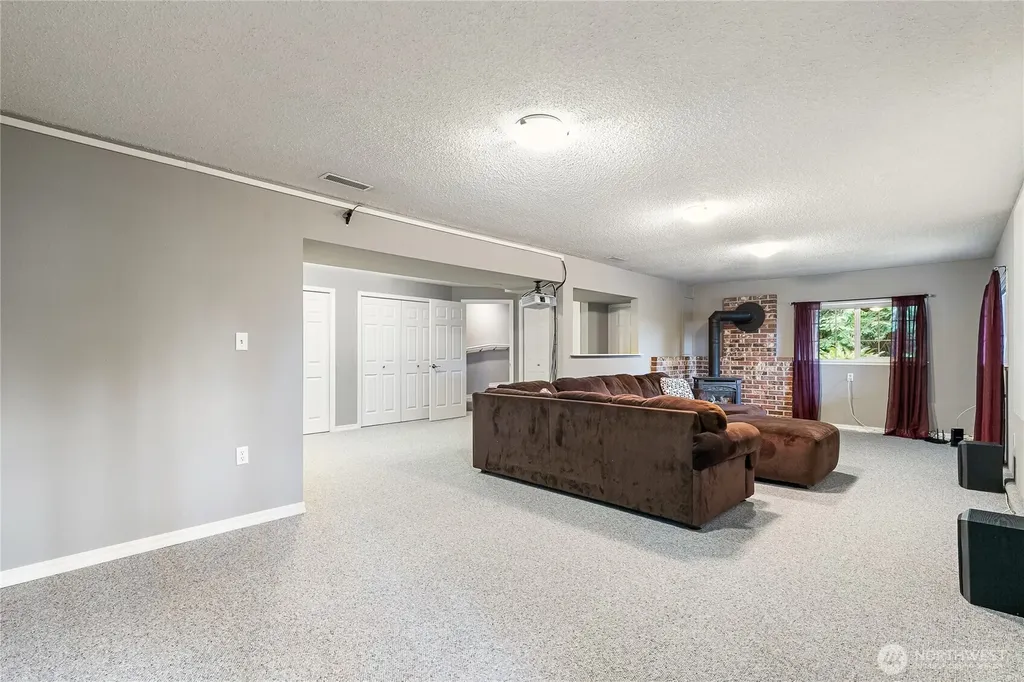 3811 Lakeway Drive Bellingham WA 98229