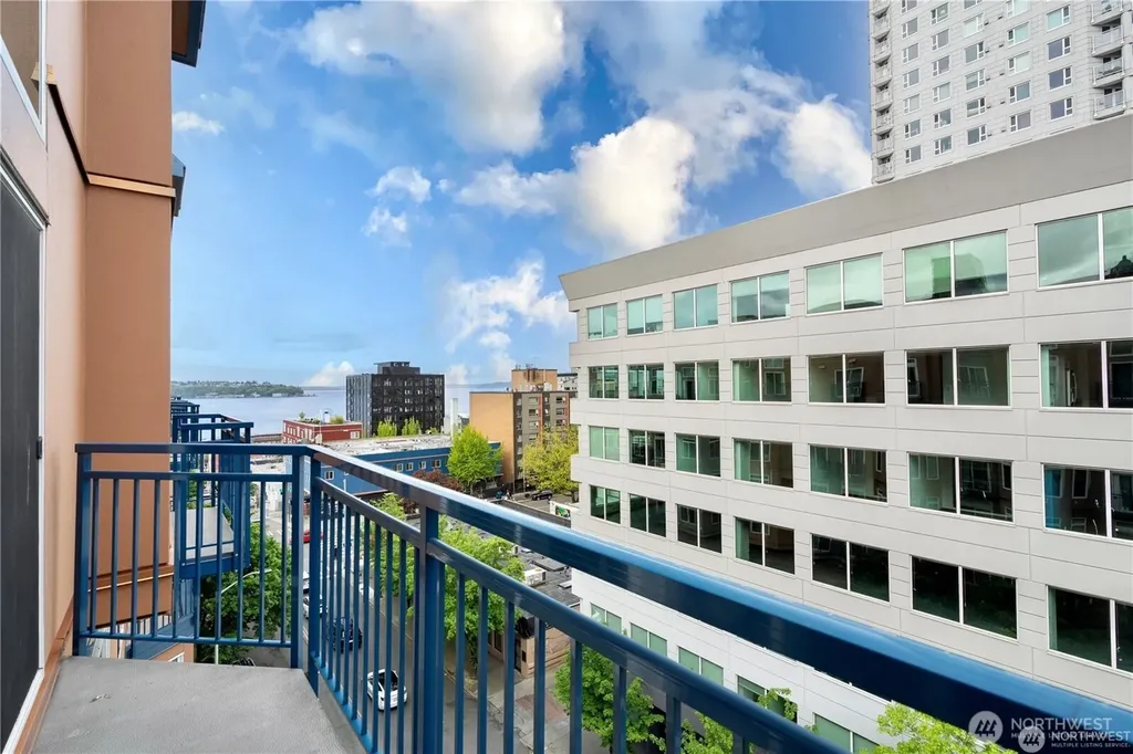 2415 2nd Avenue Seattle WA 98121