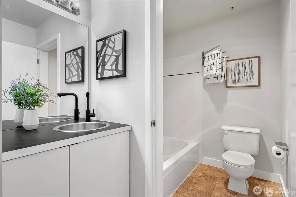 2415 2nd Avenue Seattle WA 98121