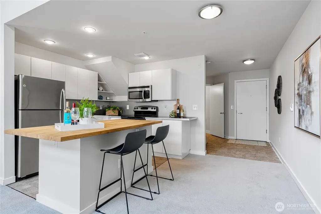 2415 2nd Avenue Seattle WA 98121