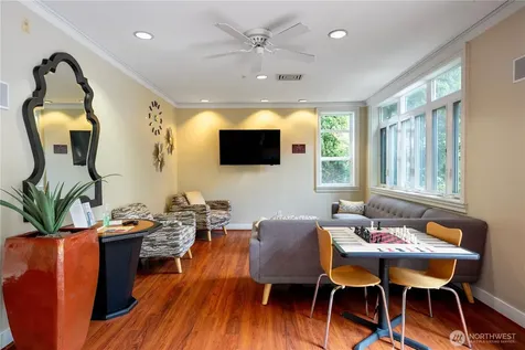2415 2nd Avenue Seattle WA 98121