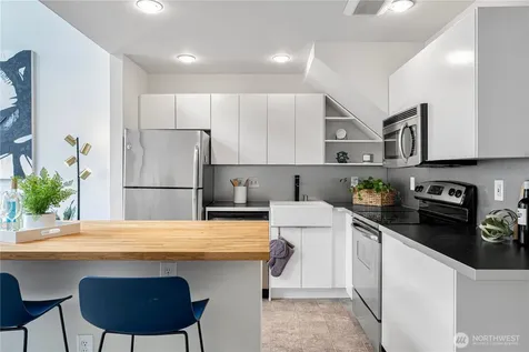 2415 2nd Avenue Seattle WA 98121