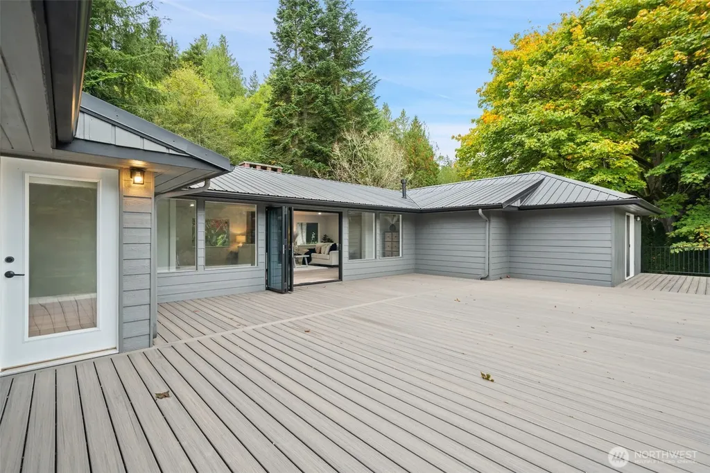 27582 State Highway 104 NE Kingston WA 98346