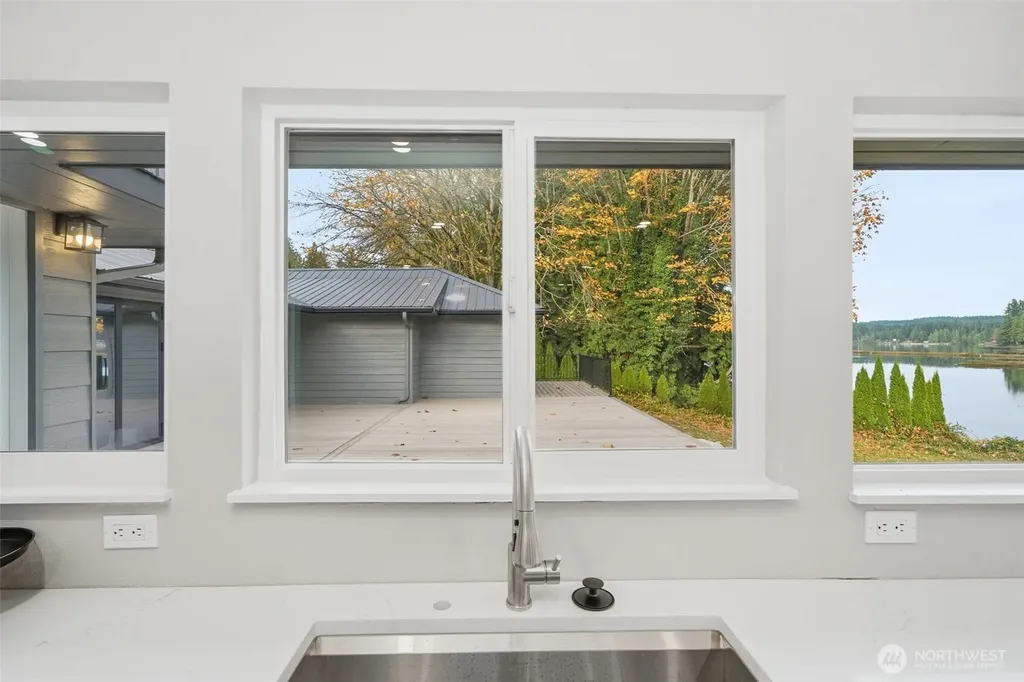 27582 State Highway 104 NE Kingston WA 98346
