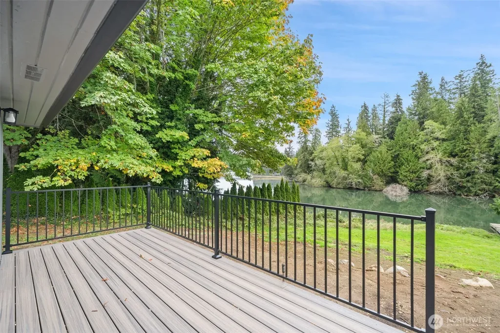 27582 State Highway 104 NE Kingston WA 98346