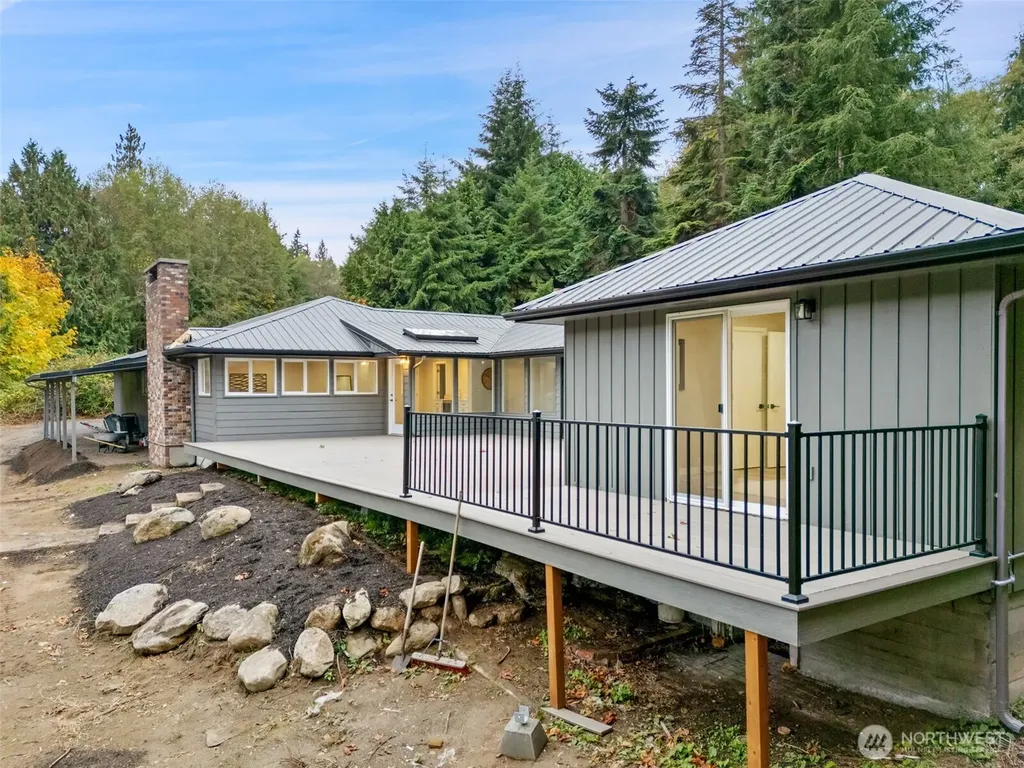 27582 State Highway 104 NE Kingston WA 98346