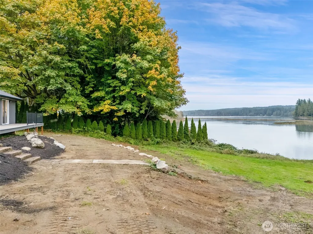 27582 State Highway 104 NE Kingston WA 98346