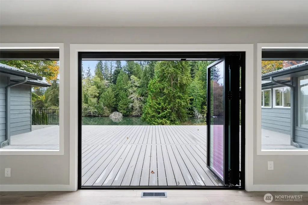 27582 State Highway 104 NE Kingston WA 98346