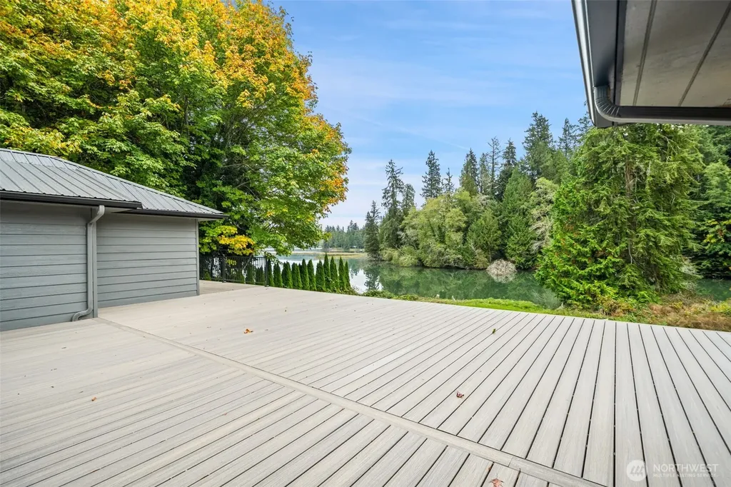 27582 State Highway 104 NE Kingston WA 98346
