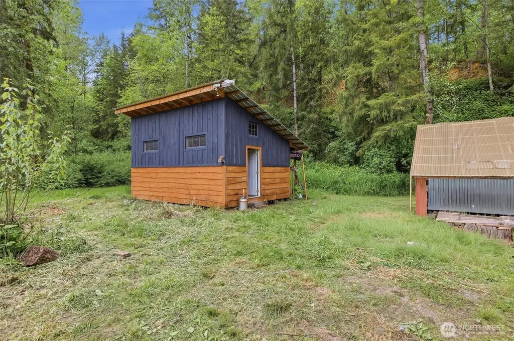 1815 Sunday Lake Road Stanwood WA 98292