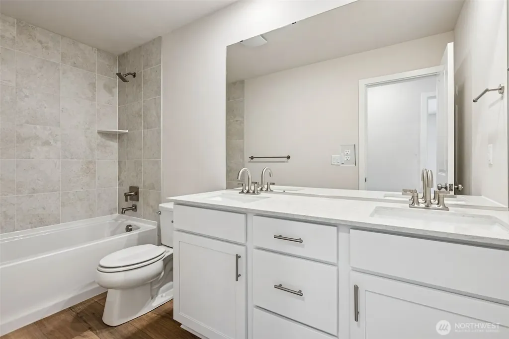 2043 NE Norseman Way Poulsbo WA 98370