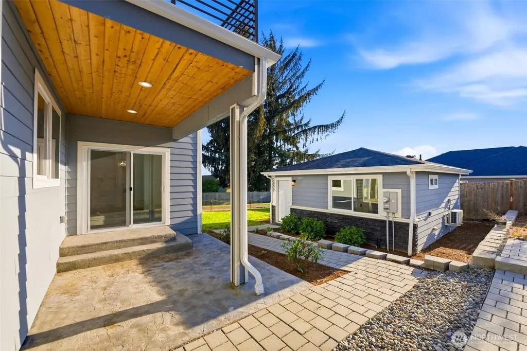 3058 44th Avenue NE Tacoma WA 98422