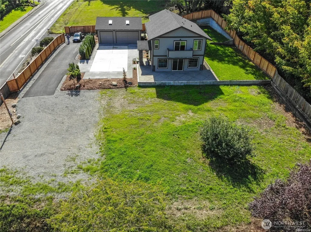 2502 9th Street SW Puyallup WA 98373