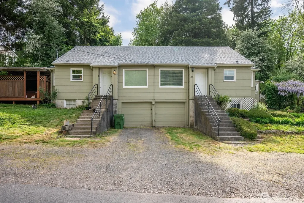 208 NE Kirby Castle Rock WA 98611