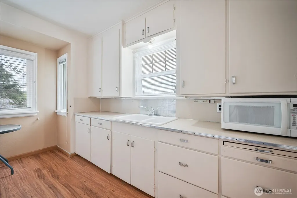 208 NE Kirby Castle Rock WA 98611