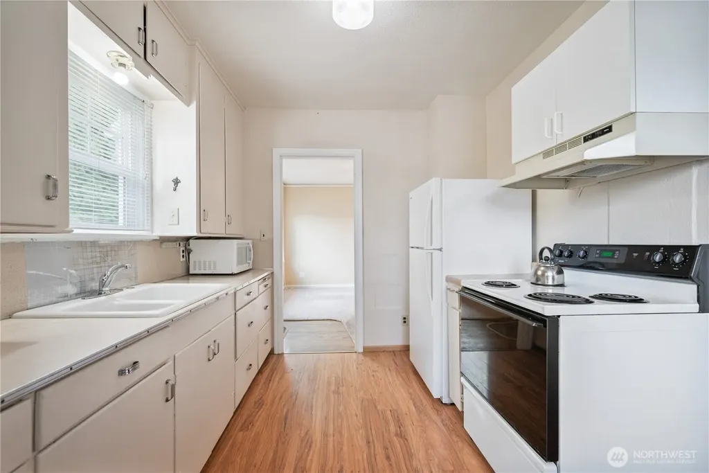 208 NE Kirby Castle Rock WA 98611