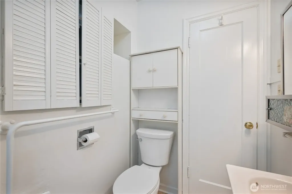 208 NE Kirby Castle Rock WA 98611